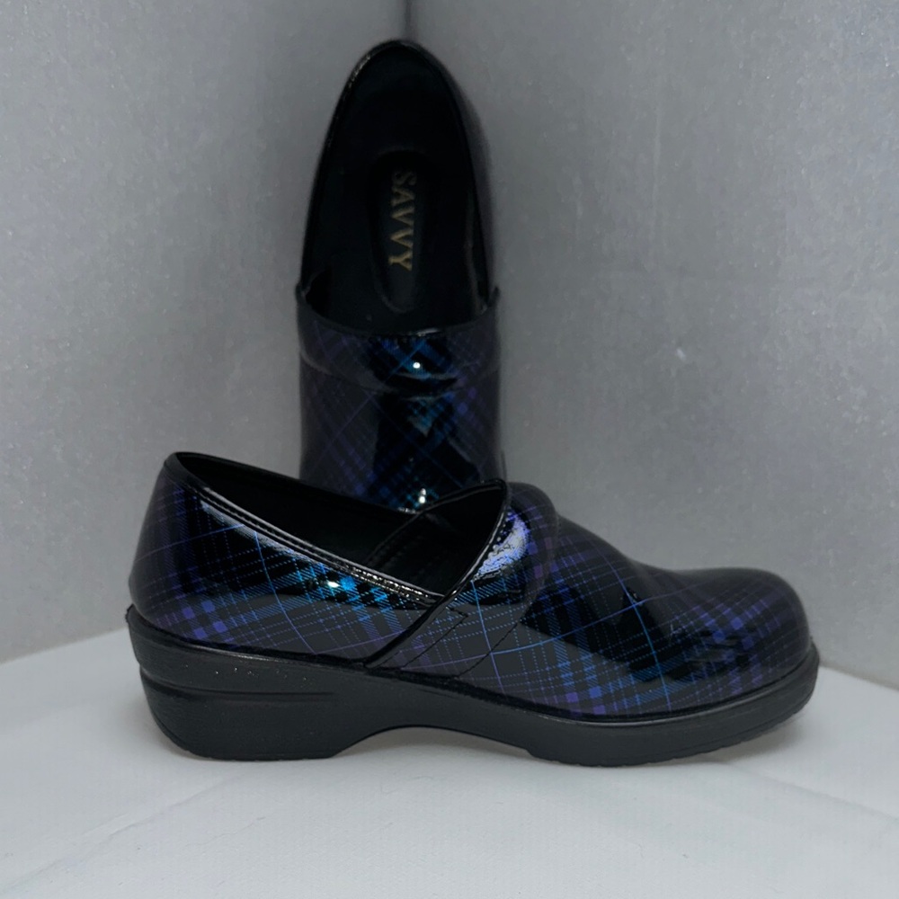 Savvy Women's Black and Blue Slip-resistant clogs sz 6 EUC